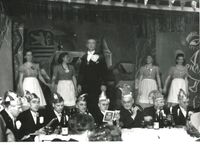 Karnevalsgesellschaft Span&#039;sche B&ouml;ck Niederkr&uuml;chten gegr. 1900 bei einer Karnevalssitzung im Saal Botz 1950